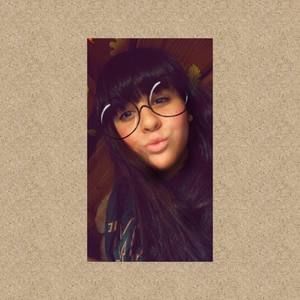 Meet your Posher, Lora